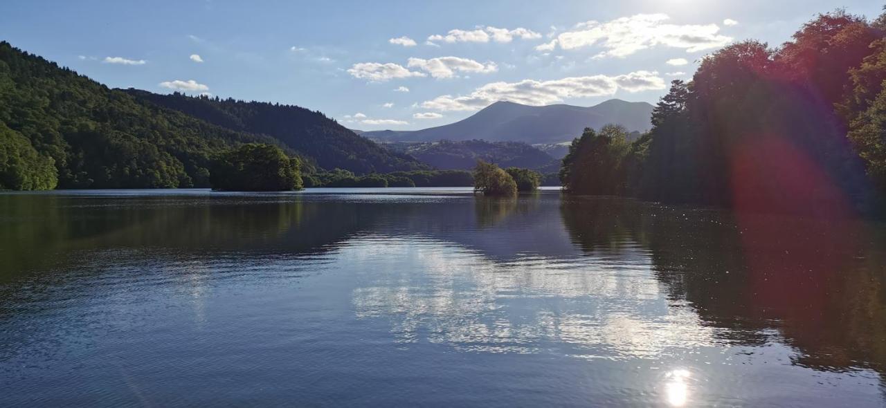 Chalet Entre Lac Et Volcan Murol Zewnętrze zdjęcie